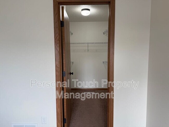 Building Photo - 2580 5th St W