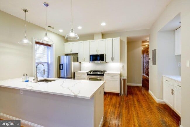 Building Photo - 1543 6th St NW