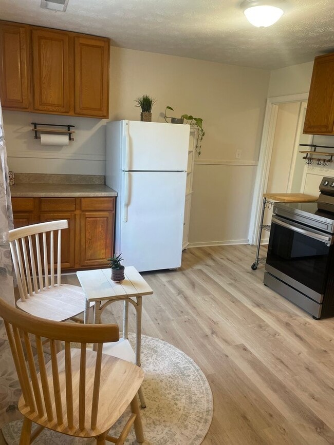 Building Photo - Knoxville 37920 - Adorable 2 bedroom 1 bath home in the Heart of South Knoxville-Pet Friendly - C...