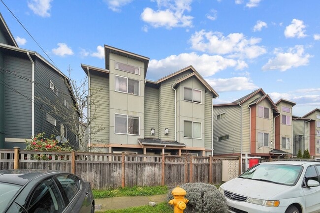 Building Photo - 926 N 96th St