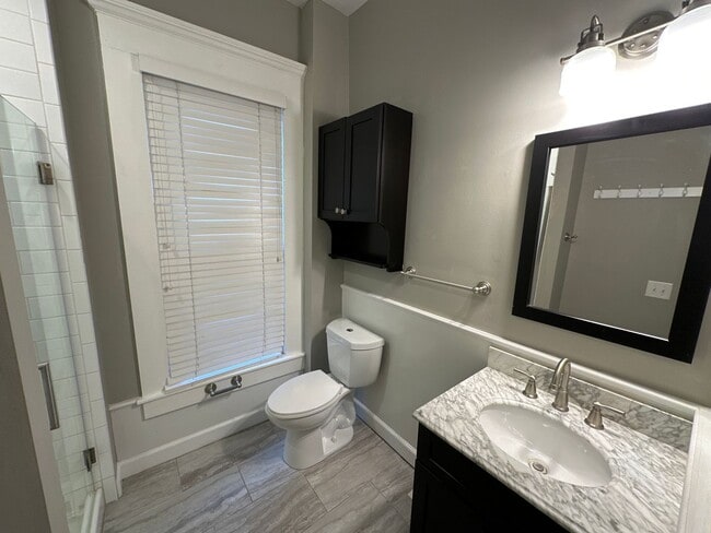 Building Photo - W King Ave 101-101.5 MLR