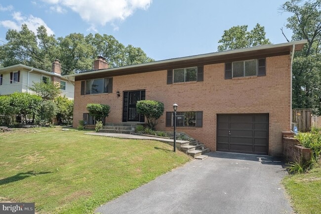 Building Photo - 6311 Barrs Ln