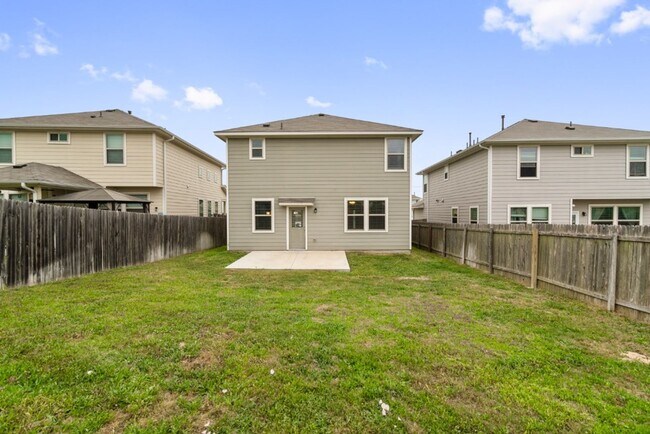 Building Photo - 341 Twisted Oaks Ln