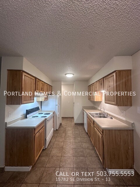 Building Photo - 15782 SE Division St