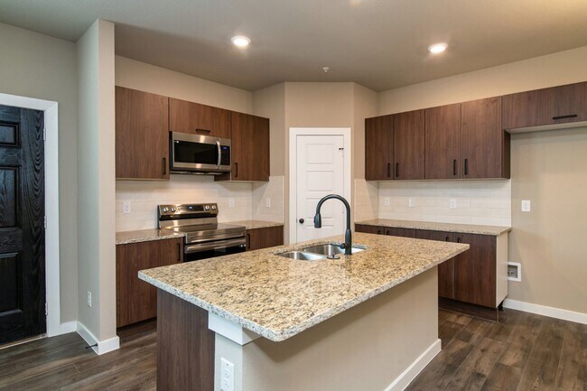 Building Photo - GORGEOUS 2 BEDROOM FOUR PLEX LOCATED IN MIDLOTHIAN ISD!
