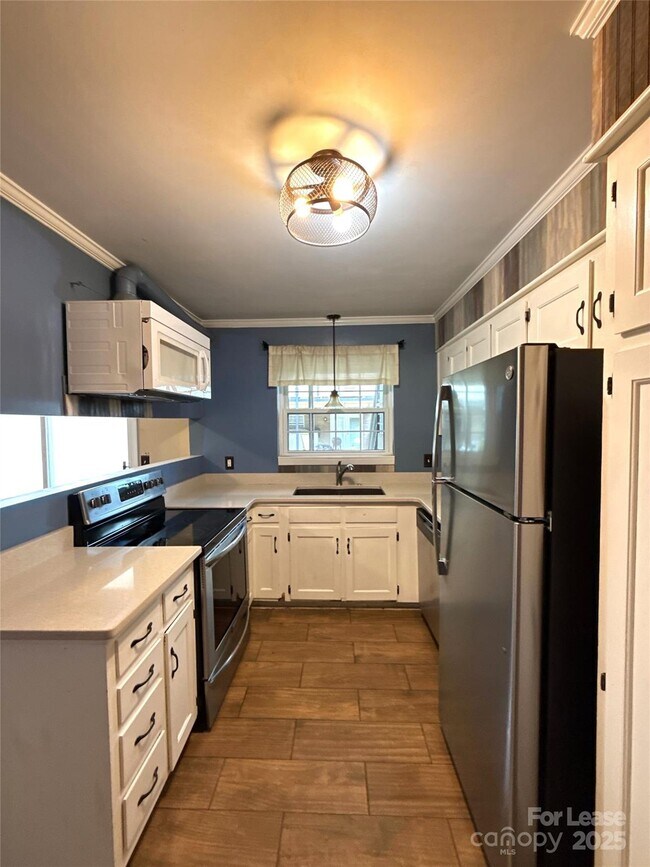 Building Photo - 2632 Park Rd