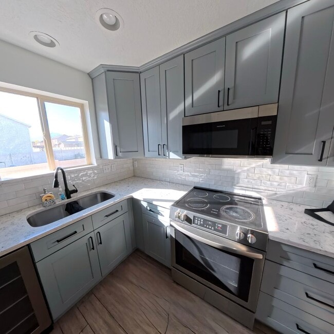 Building Photo - Spanish Fork House - Fully Remodeled