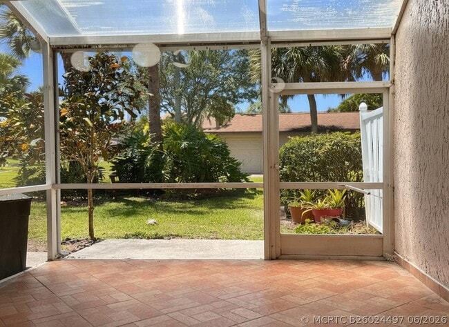 Building Photo - 703 Crosswinds Dr