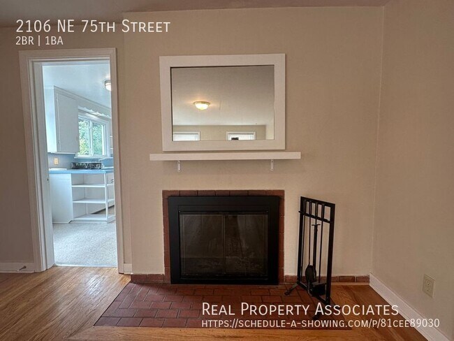 Building Photo - 2106 NE 75th St