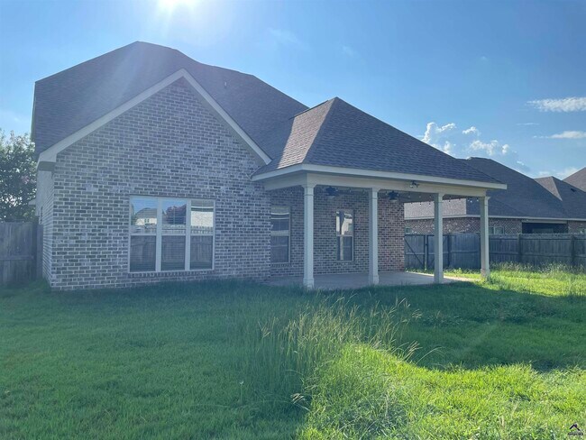 Building Photo - 104 Kloe Ct