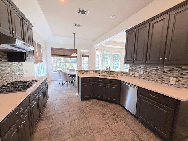 Building Photo - 14936 Thatcher Dr