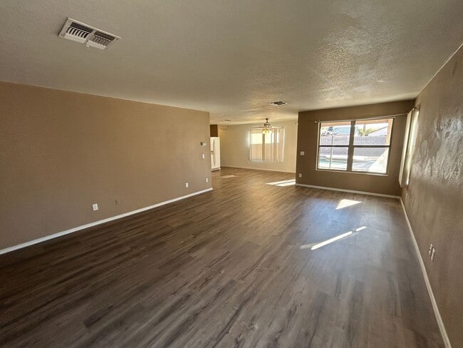 Building Photo - 12329 N Pablo St