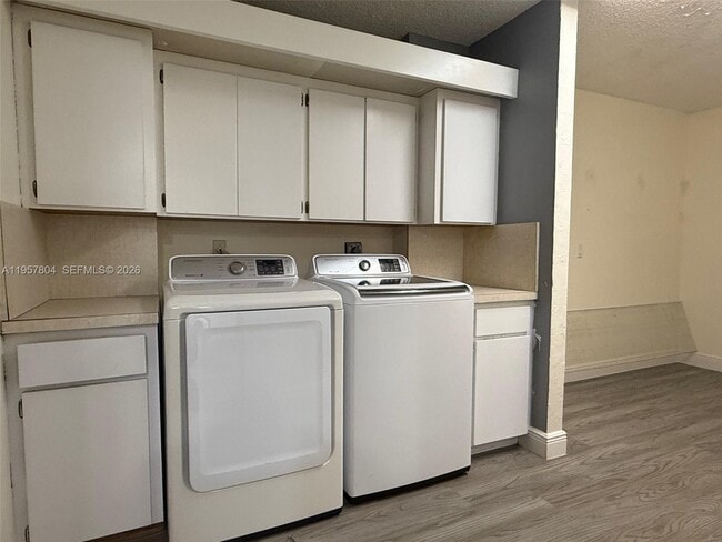 Building Photo - 1705 Whitehall Dr