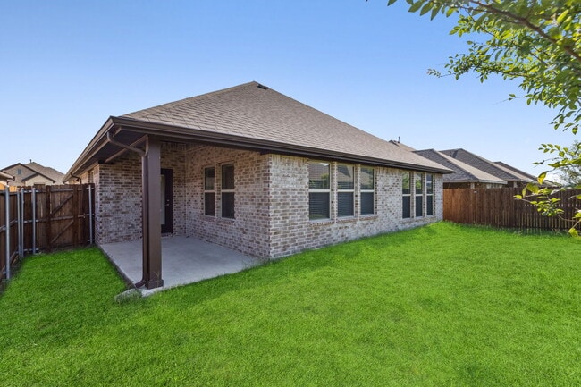 Building Photo - 548 Bradley Dr