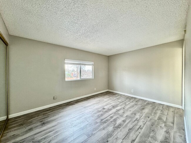 Building Photo - Fully Remodeled W/ Pool and 4 Bedrooms! Centrally Located