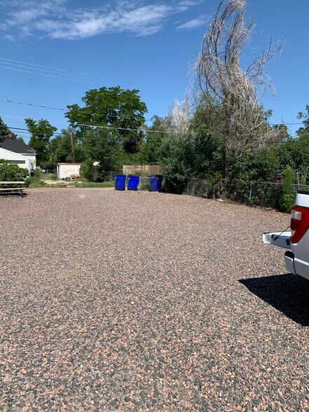 Oversized Parking - 2439 9th Ave