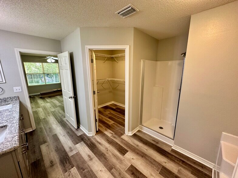 Building Photo - 11699 Madrone Ln