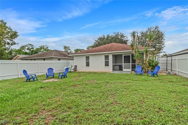 Building Photo - 851 102nd Ave N