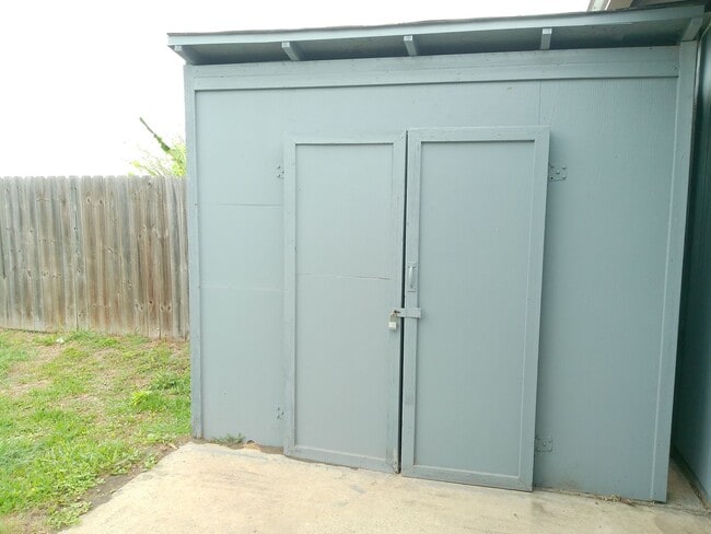 Building Photo - 1106 Cupertino St