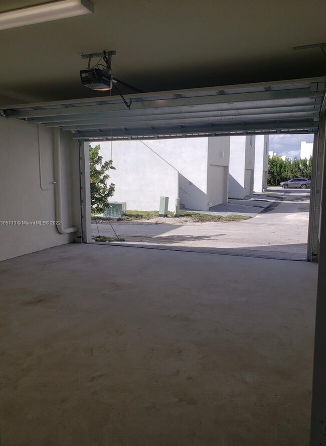 Building Photo - 10275 NW 66th St