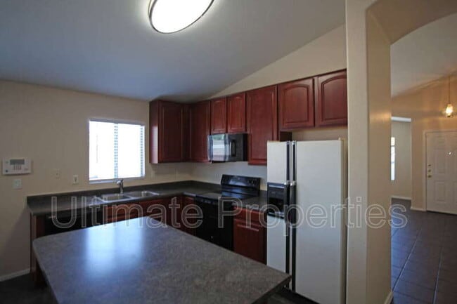 Building Photo - 21883 W Cocopah St