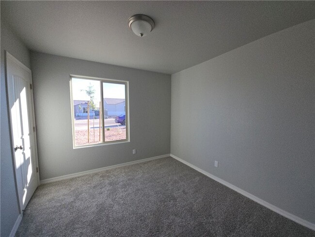 Building Photo - 2951 E Colina Cerbat