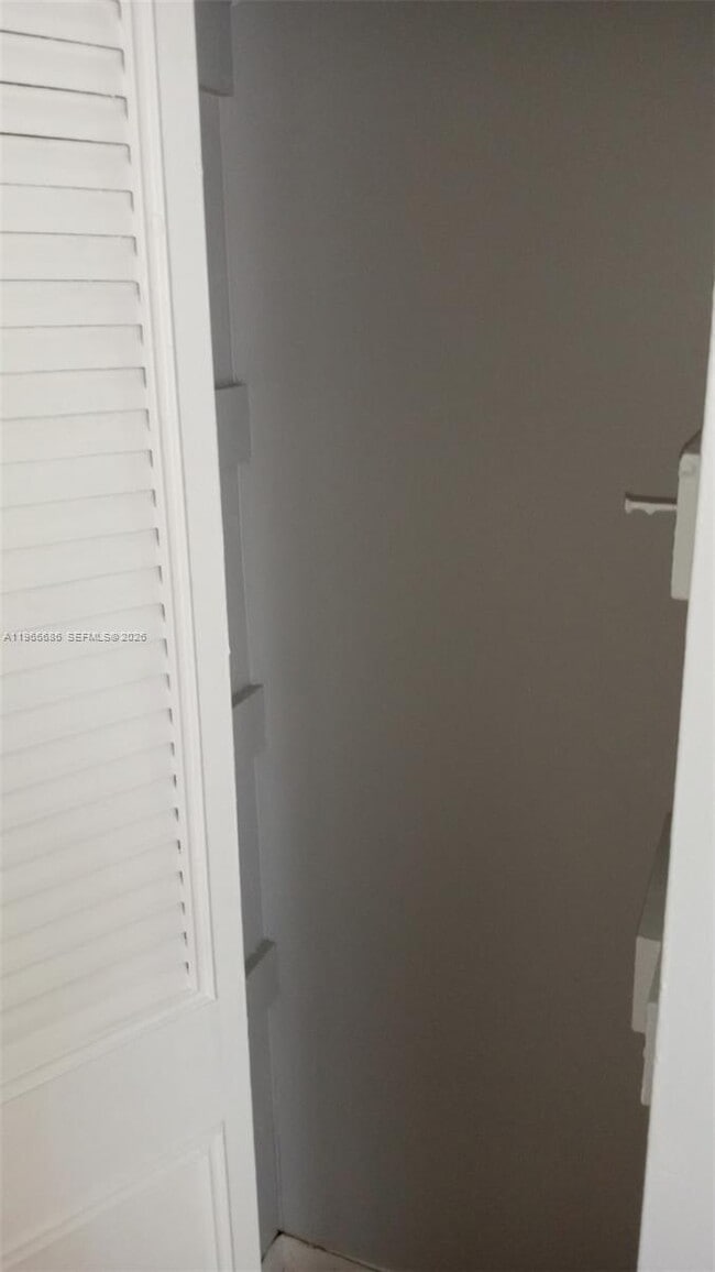 Building Photo - 1855 Cleveland St