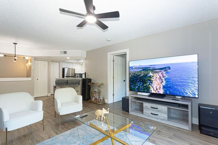 Building Photo - 4149 N Haverhill Rd