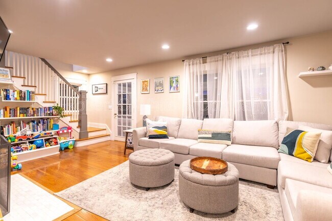 Building Photo - 15 Emerson St