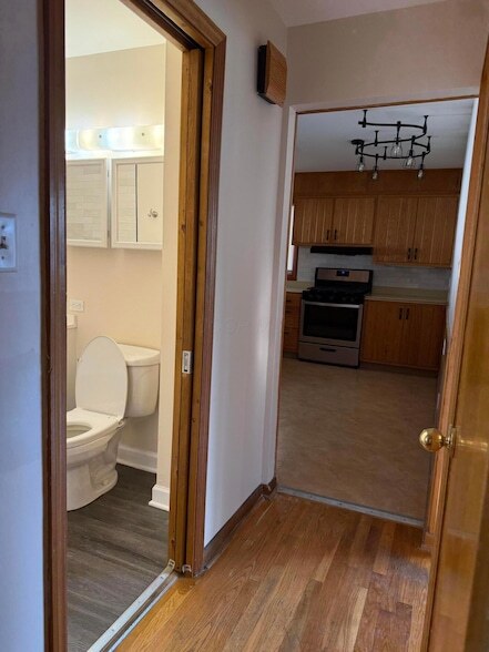 Building Photo - 4212 Beechgrove Dr