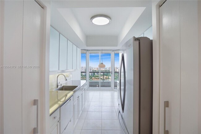 Building Photo - 21205 Yacht Club Dr