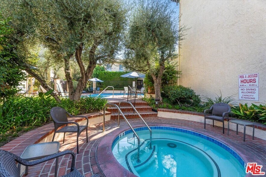 Building Photo - 5267 Coldwater Canyon Ave