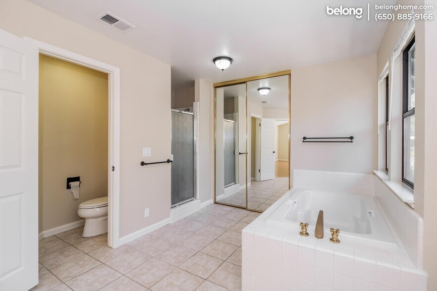 Building Photo - 412 Wood Hollow Dr