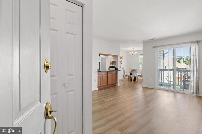 Building Photo - 110 Westwick Ct