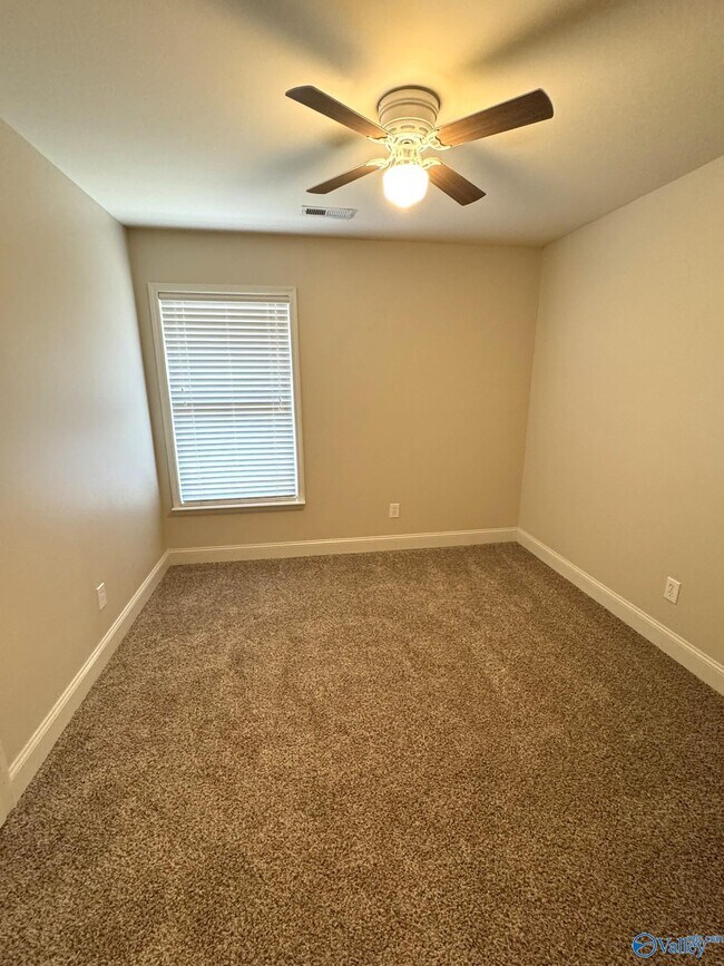 Building Photo - 24707 Rolling Vista Dr