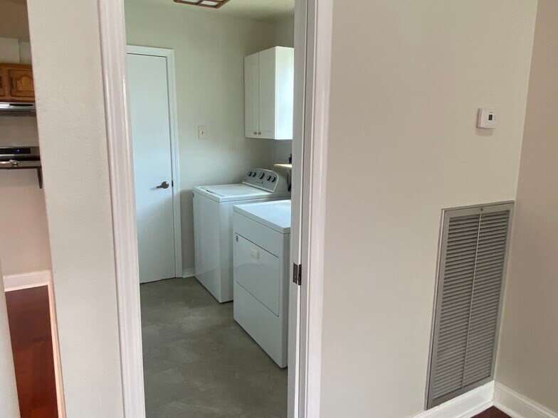 Building Photo - 10140 Gail Ct