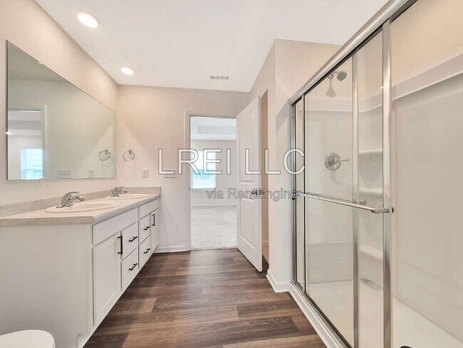 Building Photo - 8810 Warbler Br Wy