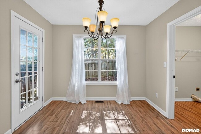 Building Photo - 198 Lakeview Dr