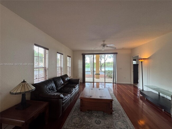 Building Photo - 2557 Centergate Dr