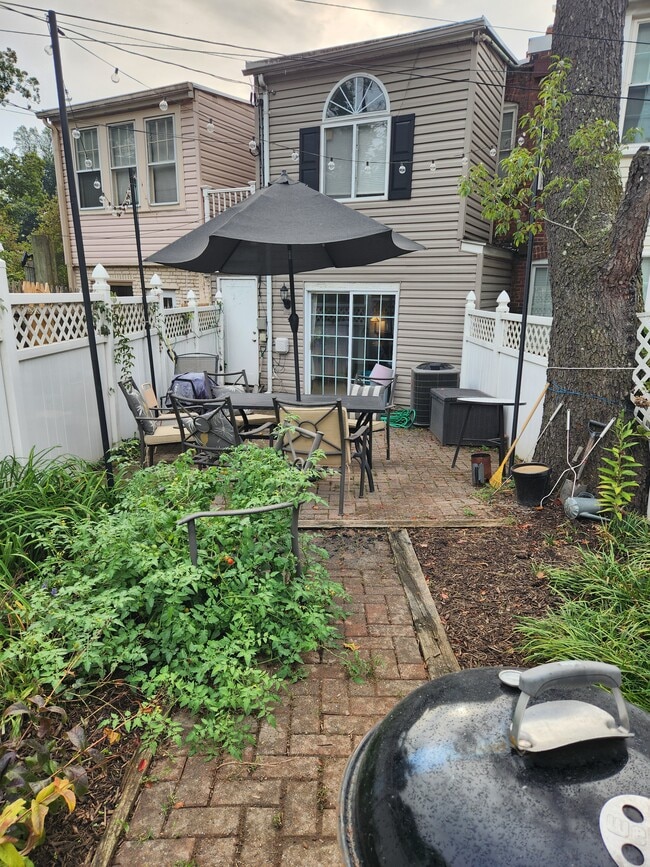 Building Photo - 2103 37th St NW