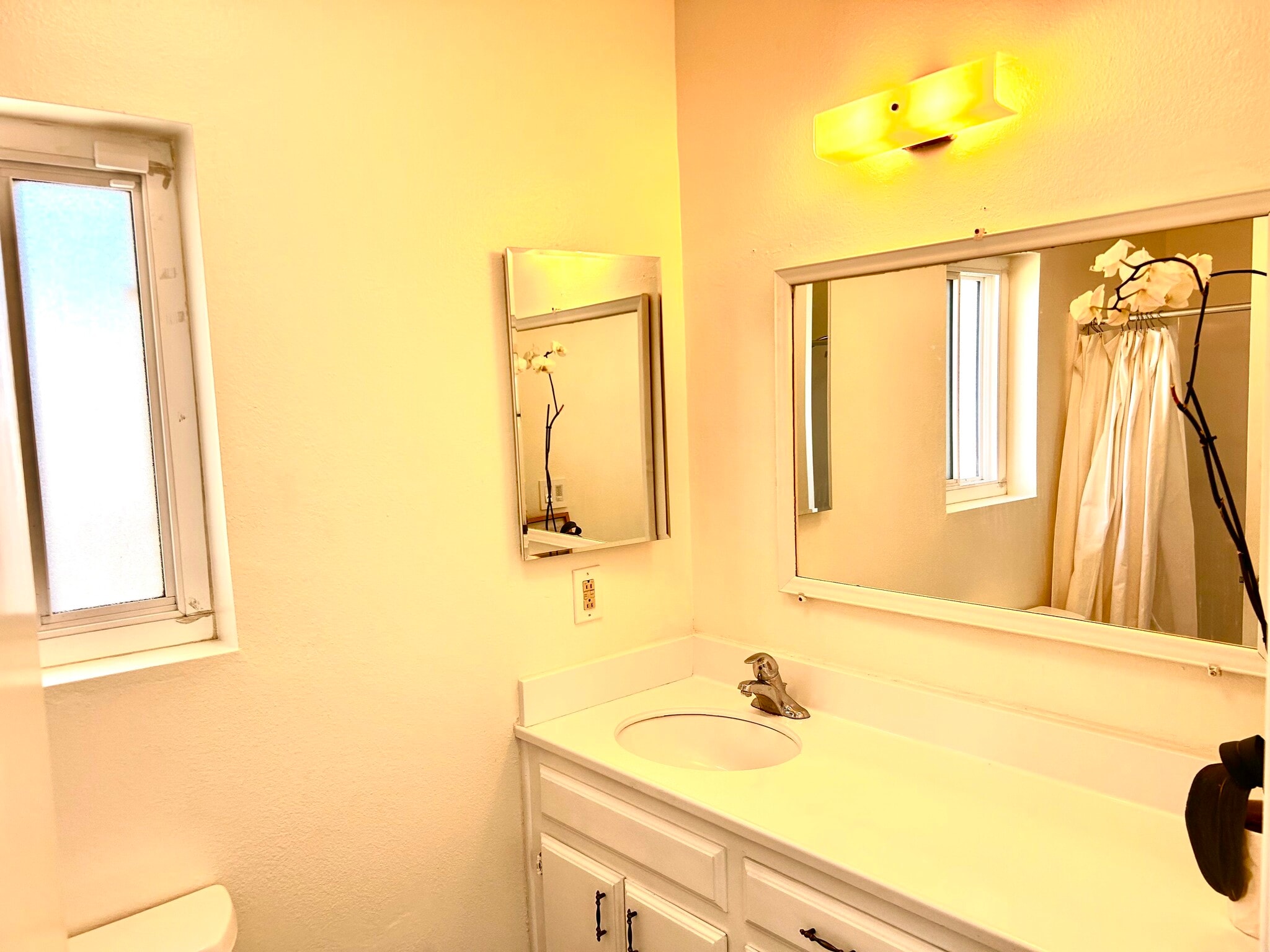 Building Photo - 719 N Cabrillo Ave