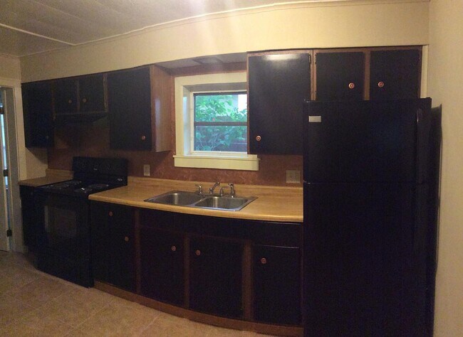 Building Photo - 823 N Arlington Ave