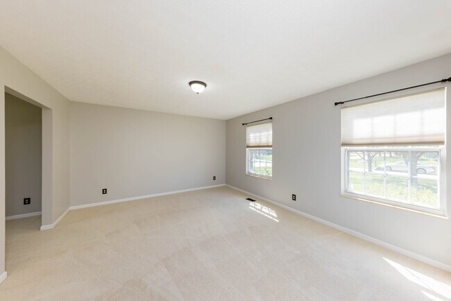 Building Photo - 5952 Sachem Ct