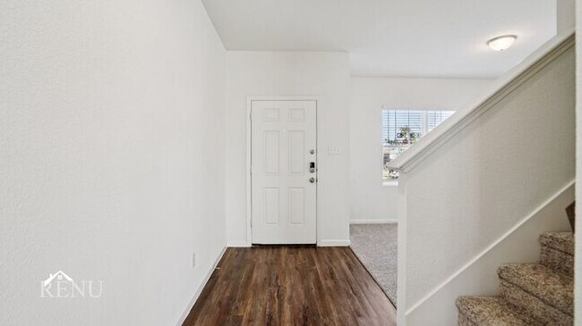 Building Photo - 758 Oakhurst Dr