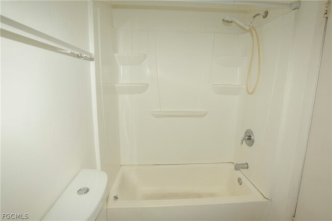 Building Photo - 2835 Winkler Ave