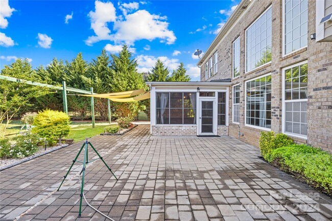 Building Photo - 2808 Twinberry Lane
