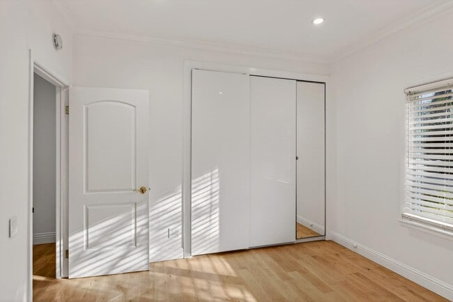 Building Photo - 860 Monte Rosa Dr