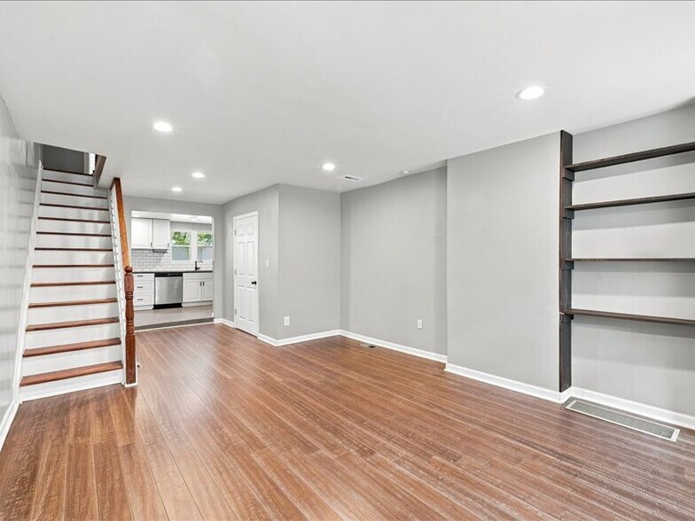 Building Photo - 521 Cantrell St