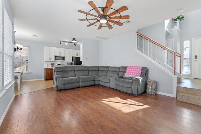 Building Photo - 103 Hoya Ln