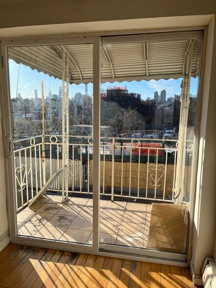 Building Photo - 2732 12th St